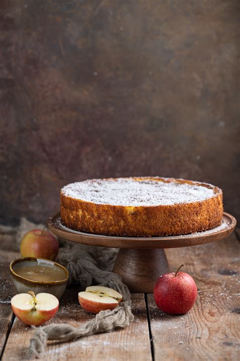 Prikaz končane torte z belo čokolado in kokosom