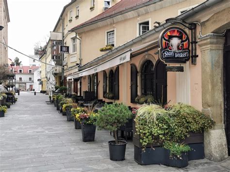 Fotografija fasade gostilne Stari pisker v Celju