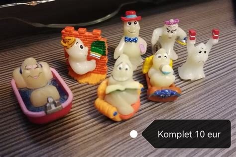 Slika majhne figurice, ki je skrita v Kraljevskem kolaču.