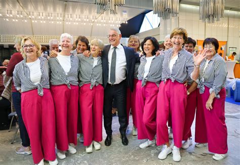 Panoramski posnetek soteske Zarica s poudarkom na naravni lepoti in potencialu za turizem.