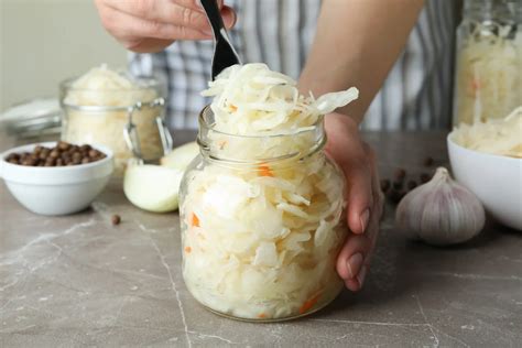 Fermentirano zelje in korenje v kozarcu
