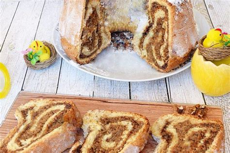 Tematska fotografija, veganska potica na mizi