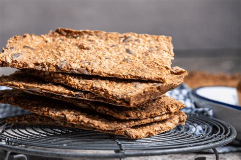 Tematska fotografija: hrustljavi kruhki (croutons) s česnom in papriko