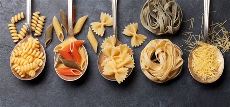 Fotografija passatelli testenin v juhi