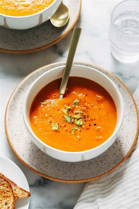 Photo of various spices commonly used in lentil tomato soup