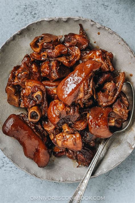 Thematic photo of ričet with pork trotters