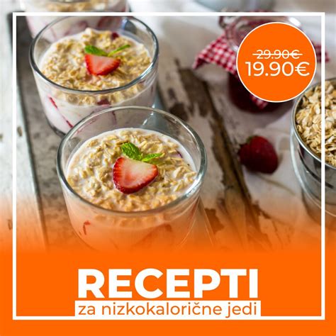 različne vrste jagodnih sladic v kozarcih