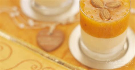 Shema plastenja torte: ajdovo dno, kakijev pire in kostanjev mousse
