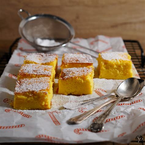 sočne kocke iz grškega jogurta, pripravljene v pekaču