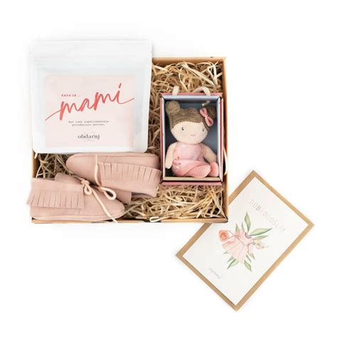 Minimu darilni paket z izdelki za dojenčka in mamico v nevtralnih barvah