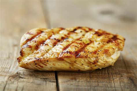 sočno piščančje meso, marinirano v kisli smetani