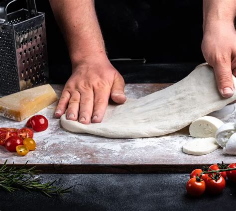 Slika sveže pripravljenega testa za pico