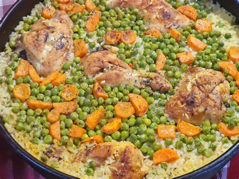 Ilustracija nadevanih paprik z nadevom iz riža in zelenjave