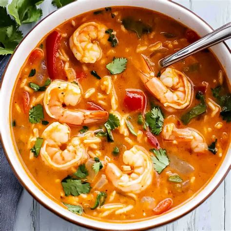 The process of making coconut curry soup with shrimp, showing ingredients and cooking steps