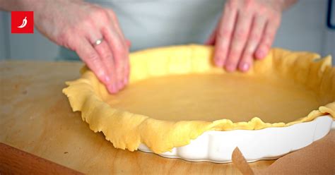 Prikaz priprave vlečenega tijesta za pitu