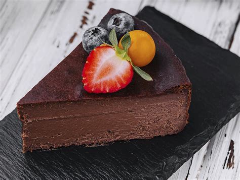 Minimalistična čokoladna torta iz 3 sestavin