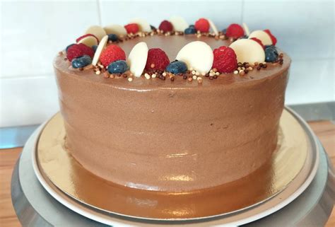 Čokoladna mousse torta s plastmi kreme