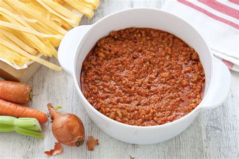 Sestavine za pripravo ragù alla bolognese