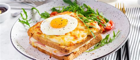 Fotografija Croque Madame z jajcem na vrhu
