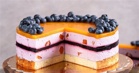 Tematska fotografija: osvežilna cheesecake torta s svežim sadjem