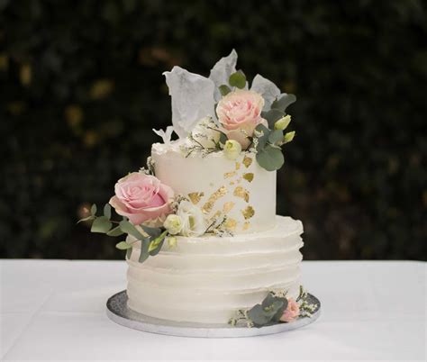 eleganten prikaz poročne torte