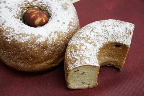 Izbor različnih tradicionalnih slovenskih kruhov