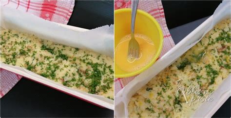 Fotografija vrhunsko pripravljenih kremastih umešanih jajc na svežem toastu z drobnjakom