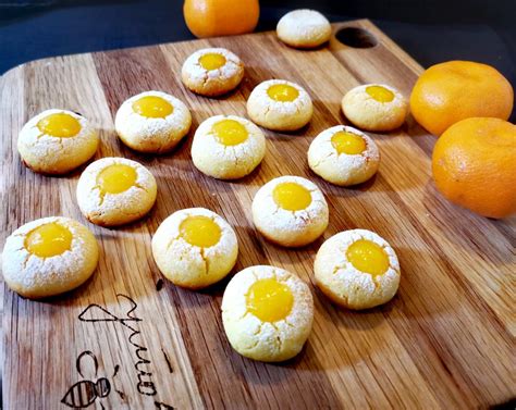 Fotografija piškotov z mandarinino marmelado