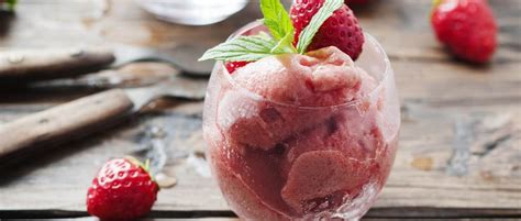 izbor svežih sadnih sestavin za sladoled