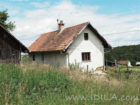 Podeželjska idila Prlekije s tradicionalno hišo