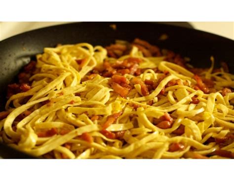 sestavine za LCHF testenine: jajca, sirni namaz in psyllium