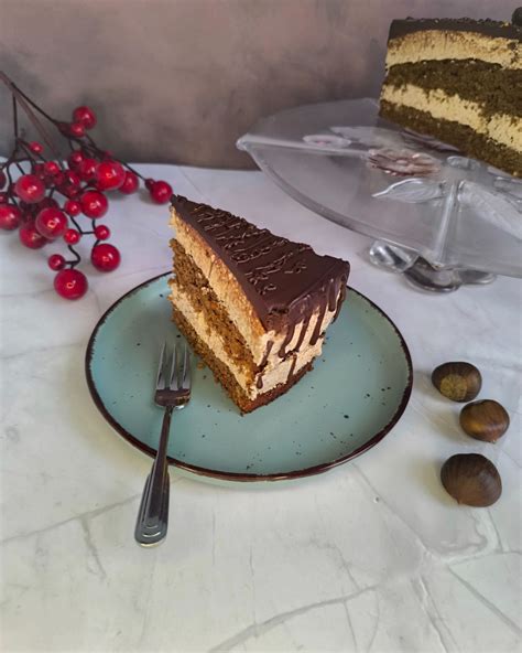 Temno-svetla torta iz biskvita