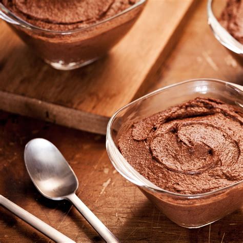 Čokoladni mousse v posodi