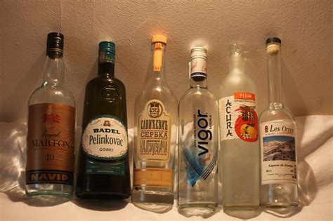 fotografija steklenice z rehidracijsko raztopino