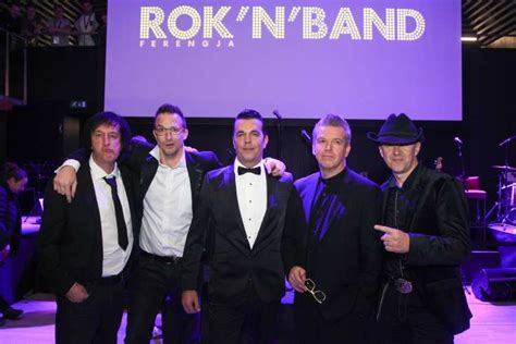 Tematska fotografija članov skupine Rok'n'Band v retro stilu 50-ih