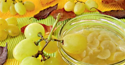 Glazirane jagode belega grozdja