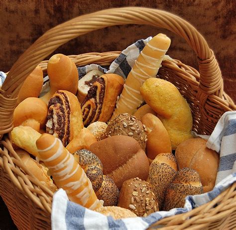 Pekovsko pecivo in kruh v slaščičarni