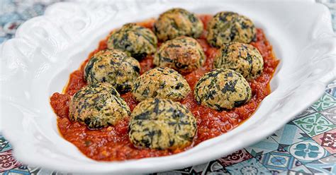 Recept: Vizualna predstavitev ajdove rižote s šampinjoni in špinačo v pekaču