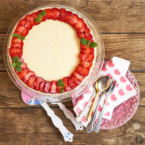 Shema: Sloji torte iz piškotov, pudinga in sadja