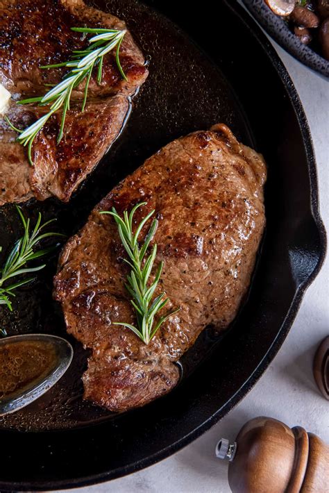 Recipe infographic for beef steaks with potatoes
