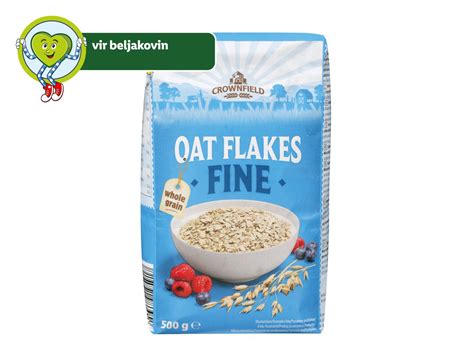 Ilustracija sestavin za energijske ploščice: banane, ovseni kosmiči, suho sadje, oreščki, semena