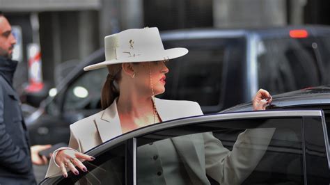 Ilustracija znaka CE na gradbenih materialih.