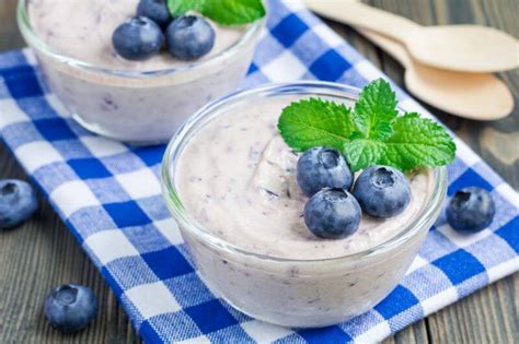postrežba klasičnega gresa z dodatki (kakav, cimet, sadje)