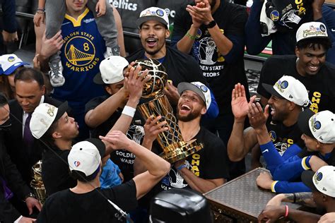 Thematic photo of Stephen Curry celebrating a championship with the Golden State Warriors