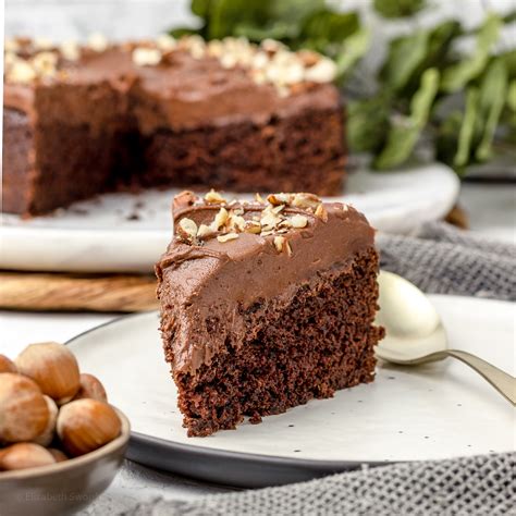 Tematska fotografija torte z Nutella nadevom