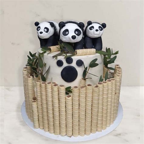 fotografija unikatne torte z motivom pande