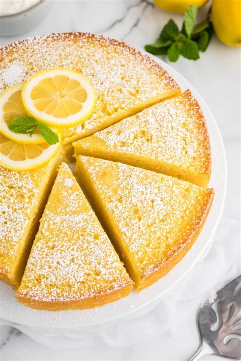 Infographic: step-by-step preparation of lemon cake with ricotta.