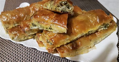 Fotografija pečene zeljanice z ajdovimi skorjami