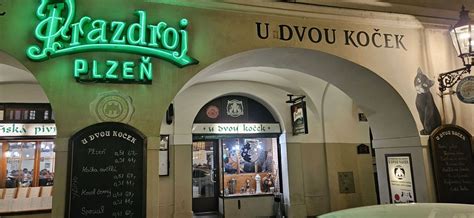 Fotografija stare pivnice Pigal s točilnico piva in