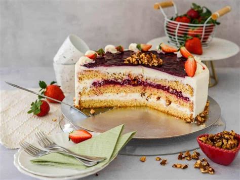 Priprava in plastenje božanske borovničeve torte